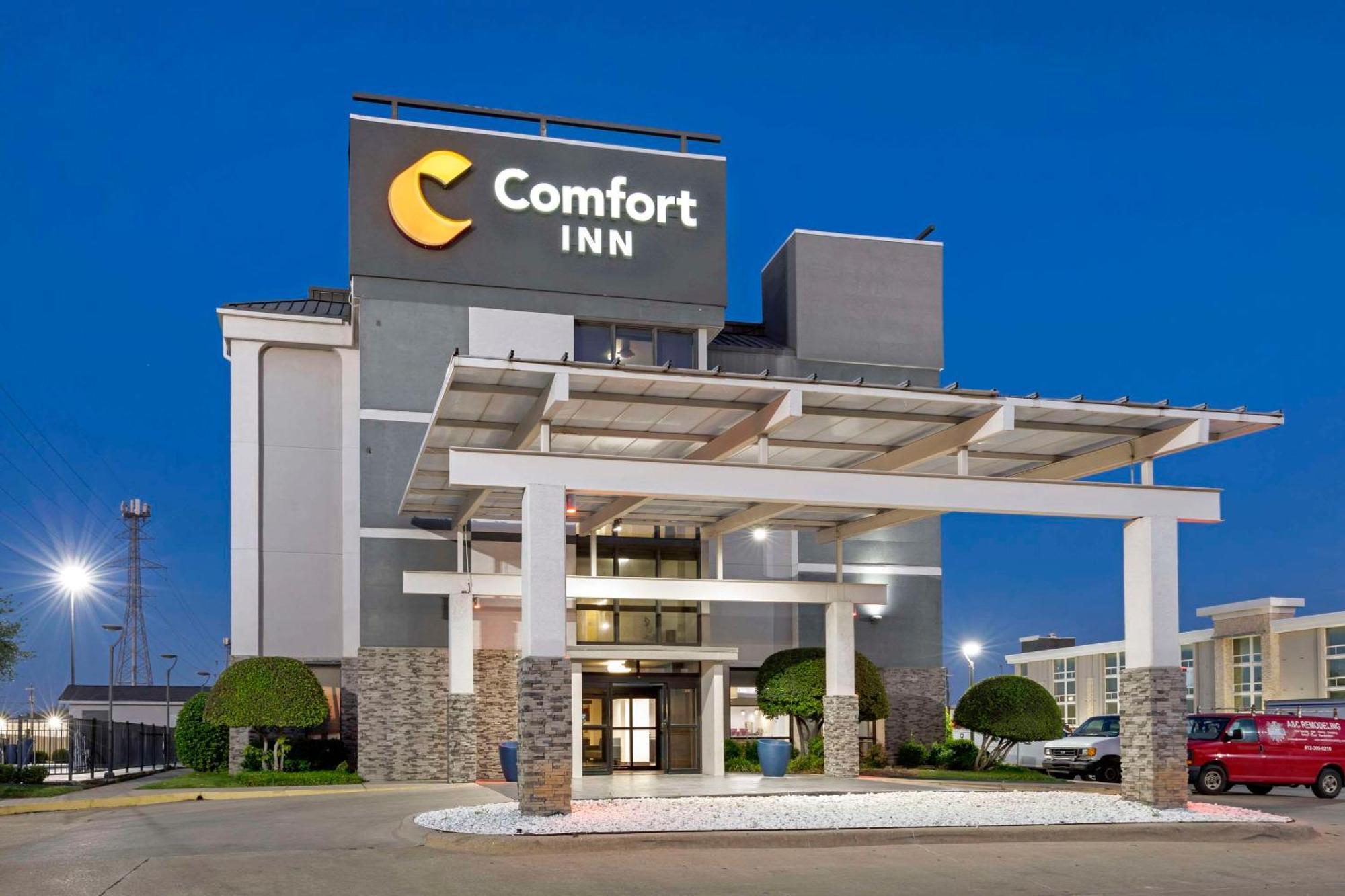 Comfort Inn Dallas North Love Field Airport Exterior photo